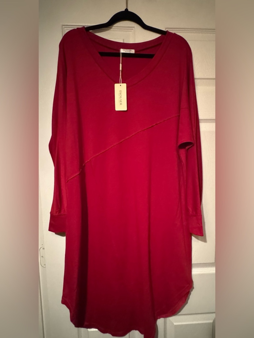NWT Ekouaer Sz Large Loungewear Red V-Neck Long Sleeve dress with seam details